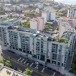 Nomad Horizon Spacious With Pool & Gym Апартаменты