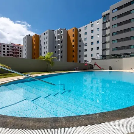 Nomad Horizon Spacious With Pool & Gym * Фуншал