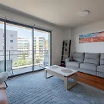 Nomad Horizon Spacious With Pool & Gym 아파트