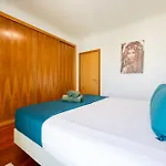 Nomad Horizon Spacious With Pool & Gym 푼샬