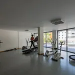 Nomad Horizon Spacious With Pool & Gym 푼샬