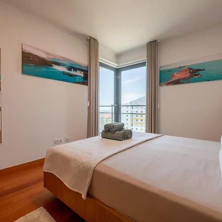 Nomad Horizon Spacious With Pool & Gym Appartement Funchal (Madeira)
