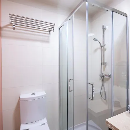 Nomad Horizon Spacious With Pool & Gym Funchal (Madeira)