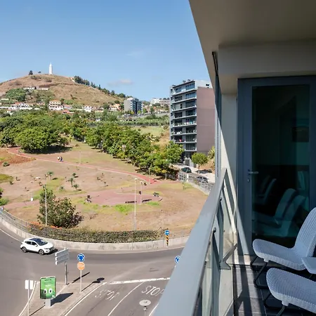 Apartamento Nomad Horizon Spacious With Pool & Gym *