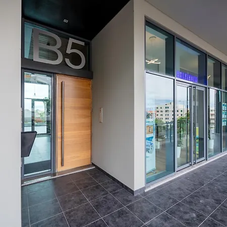 Nomad Horizon Spacious With Pool & Gym