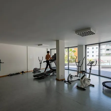 Nomad Horizon Spacious With Pool & Gym Funchal (Madeira)