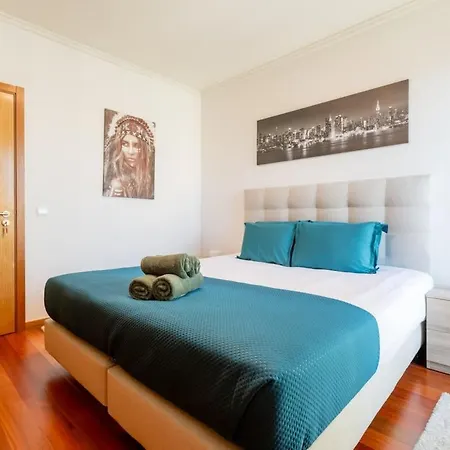 Nomad Horizon Spacious With Pool & Gym * Funchal (Madeira)