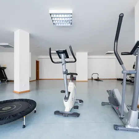 Nomad Horizon Spacious With Pool & Gym 아파트