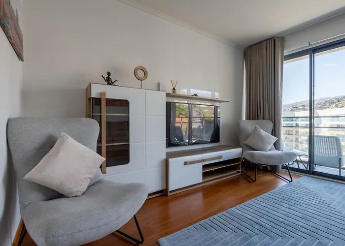 Nomad Horizon Spacious With Pool & Gym