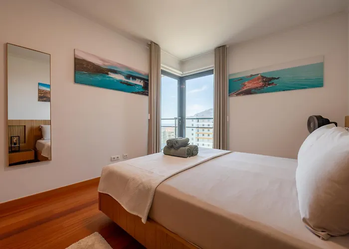 Nomad Horizon Spacious With Pool & Gym Appartement Funchal (Madeira)