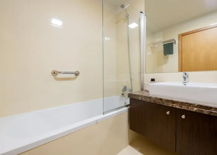 Appartement Nomad Horizon Spacious With Pool & Gym