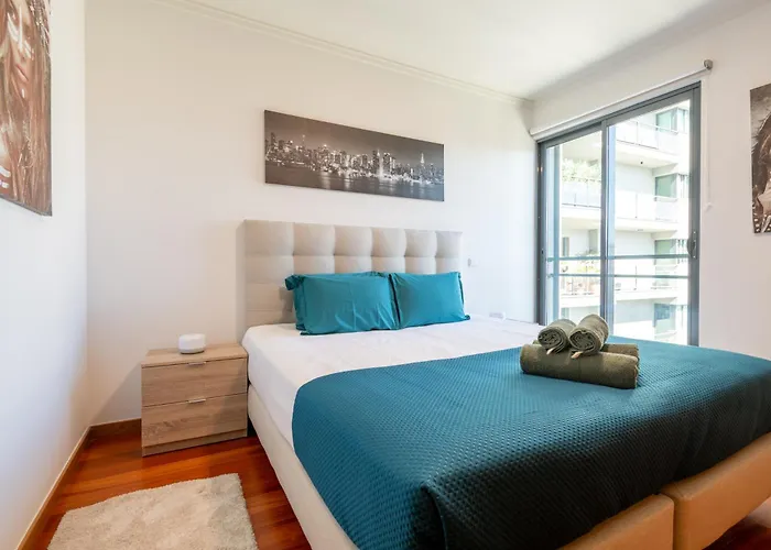 Nomad Horizon Spacious With Pool & Gym Appartement Funchal (Madeira)