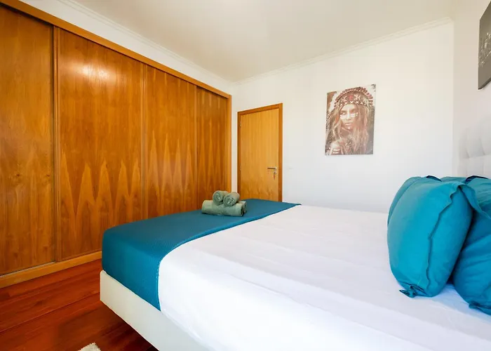 Nomad Horizon Spacious With Pool & Gym Funchal (Madeira)