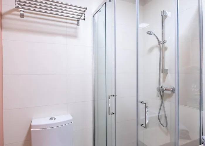 Nomad Horizon Spacious With Pool & Gym Funchal (Madeira)