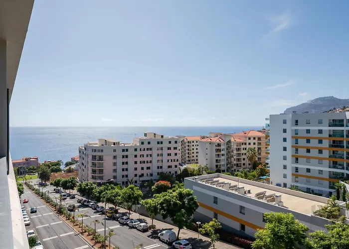 Nomad Horizon Spacious With Pool & Gym Appartement