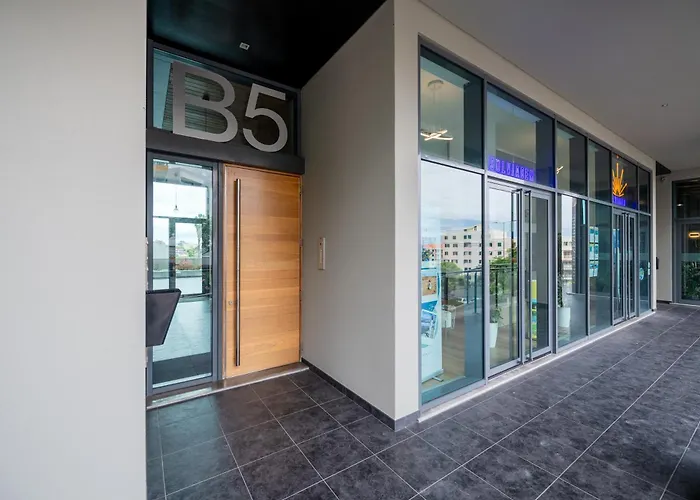 Nomad Horizon Spacious With Pool & Gym