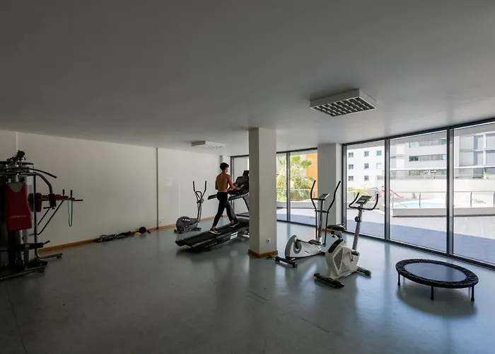 Nomad Horizon Spacious With Pool & Gym Funchal (Madeira)