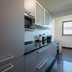 Nomad Horizon Spacious With Pool & Gym Funchal (Madeira)
