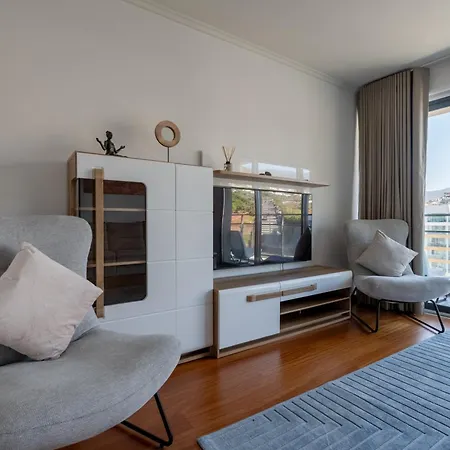 Nomad Horizon Spacious With Pool & Gym