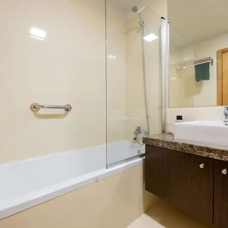 Appartamento Nomad Horizon Spacious With Pool & Gym