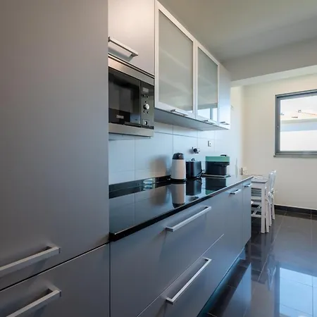 Nomad Horizon Spacious With Pool & Gym Appartamento